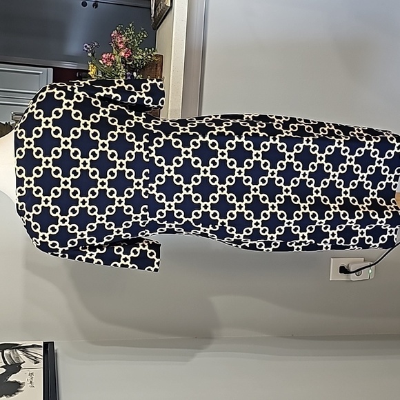 Lauren Ralph Lauren knit dress size 12. Stretch fabric. Dark blue with geometric - Picture 6 of 10